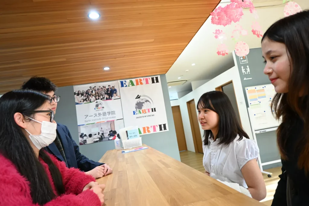 学生の志望と進路目標を確認する指導の様子